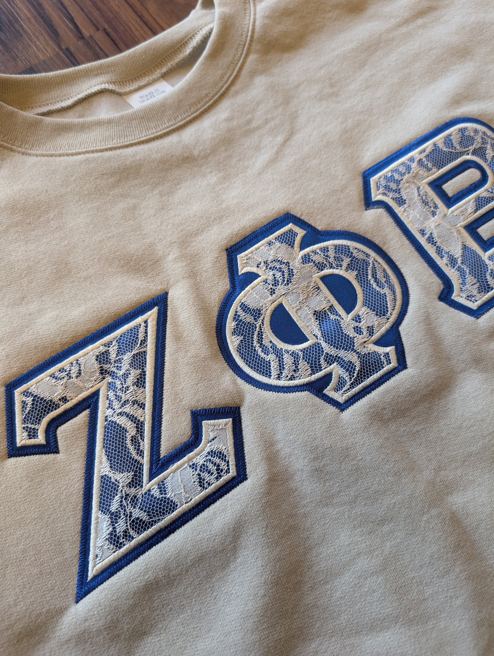 crewneck with ZPB embroidered with lace